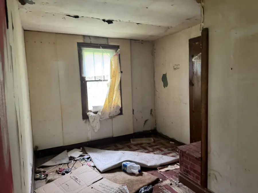 4820 Broad Run Rd, Letart, WV 25253 - #2