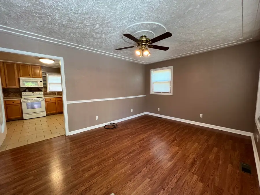 718 Summers St, Hinton, WV 25951 - Image #3