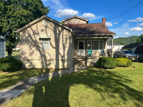 168 Central Ave, White Sulphur Springs, WV 24986