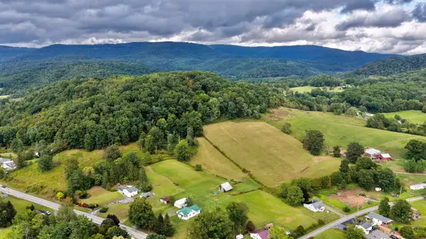 12579 W Midland Trl, Crawley, WV 24931