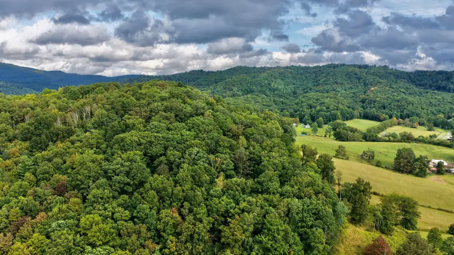 12579 W Midland Trl, Crawley, WV 24931 - #3