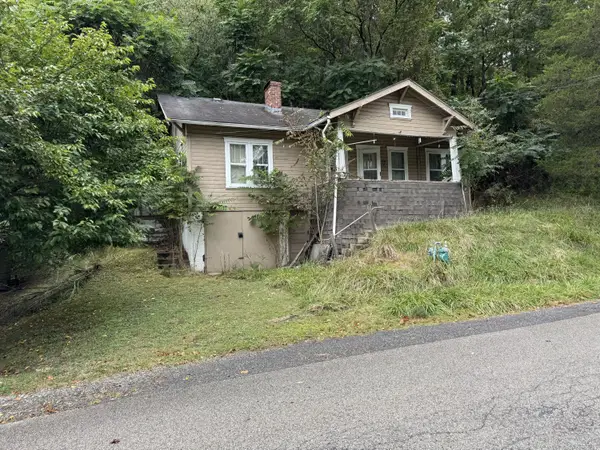 28 Calvary Ln, Grafton, WV 26354
