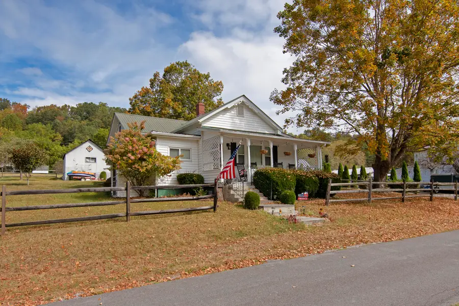 255 Axtell Ave., Renick, WV 24966 - #2