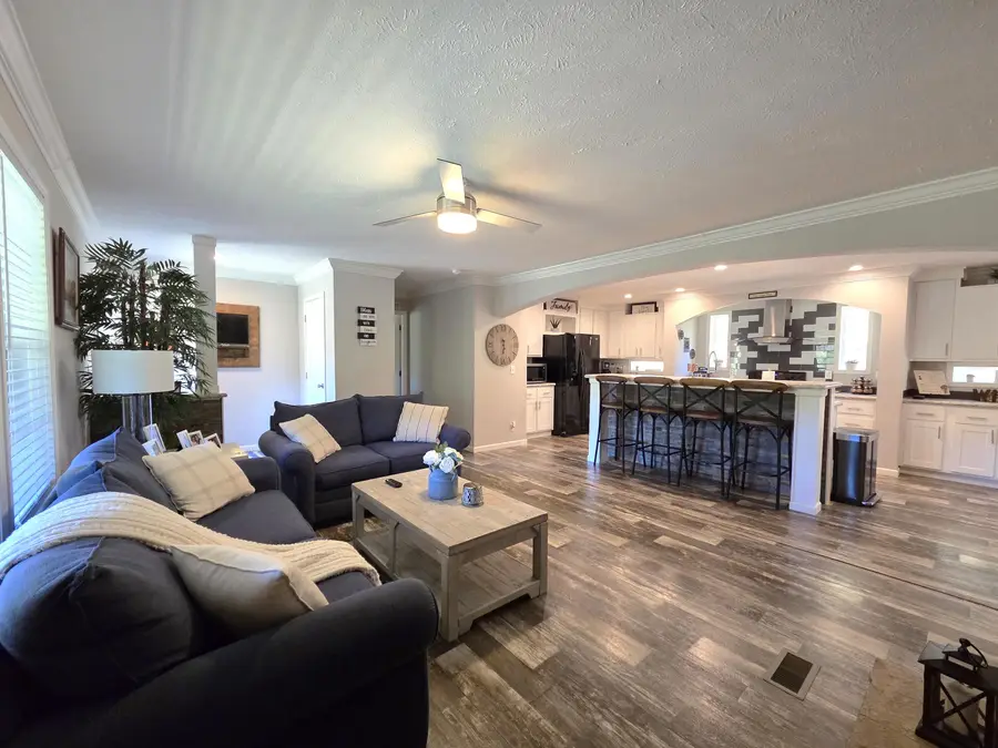 5537 Lovern Rd, Princeton, WV 24739 - Image #2