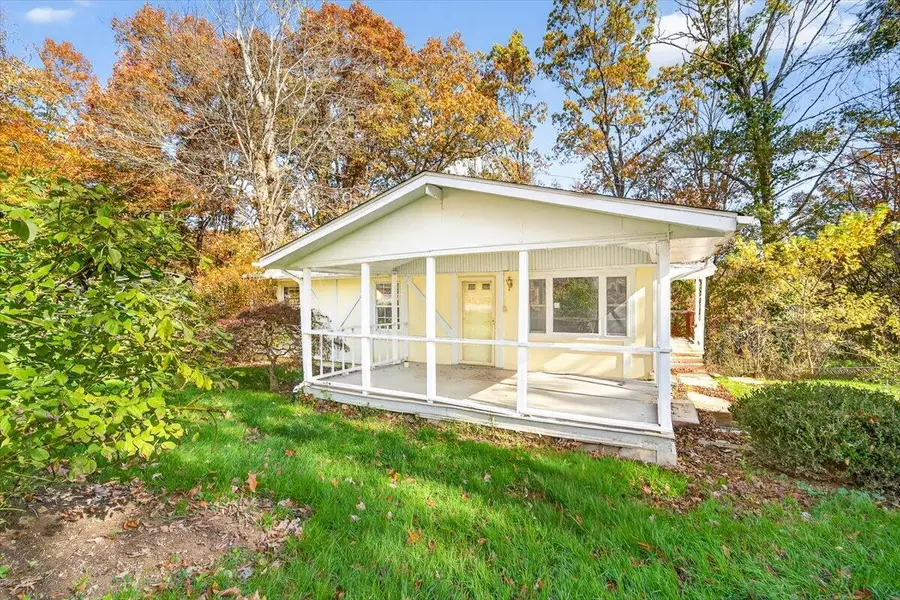 49 Edgewood Hills Rd, Oak Hill, WV 25901 - Image #3