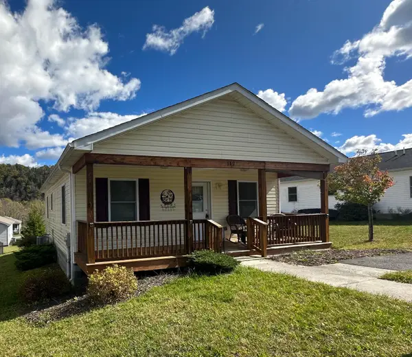 142 Garnett Way, White Sulphur Springs, WV 24986