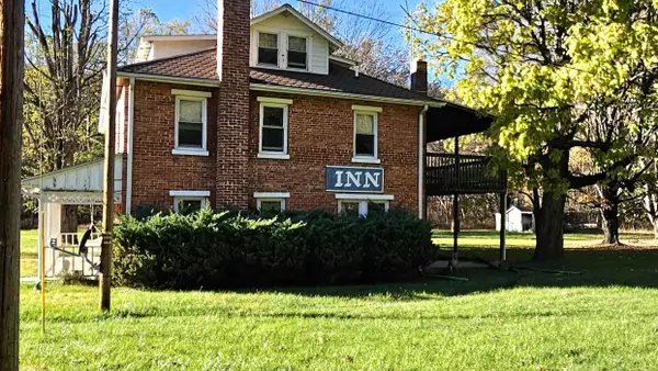 32 1st Ave, Cass, WV 24927