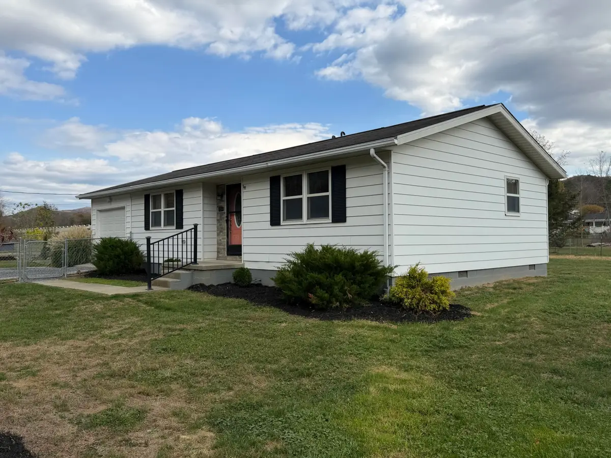 200 Forren Ln, White Sulphur Springs, WV 24986 - #1