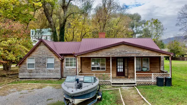 120 Wickham Street, Alderson, WV 24910