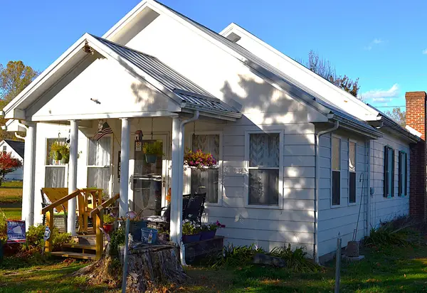 1436 Glen Ray Rd, Alderson, WV 24910