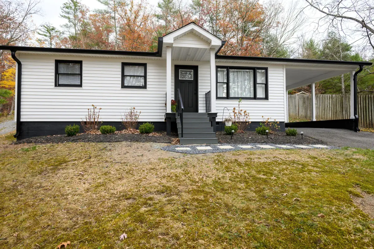 228 Rip Van Winkle Rd, White Sulphur Springs, WV 24986 - #1