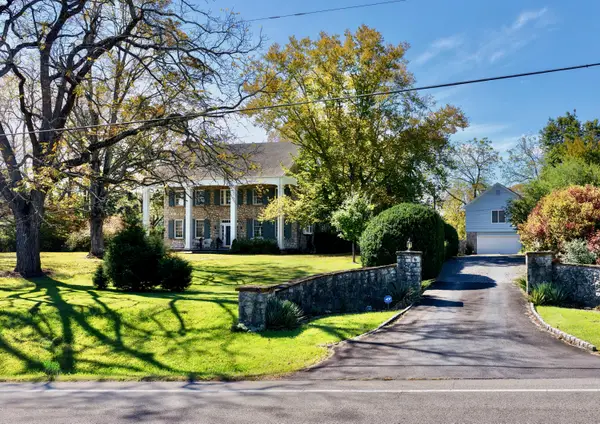 1894 E Washington St, Lewisburg, WV 24901