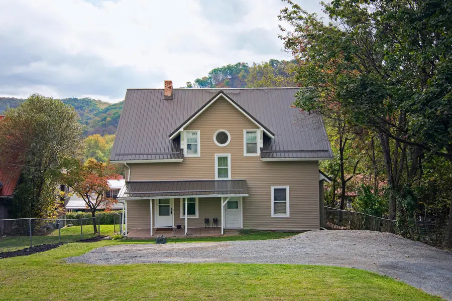 348 W Main St, Ronceverte, WV 24970 - #2