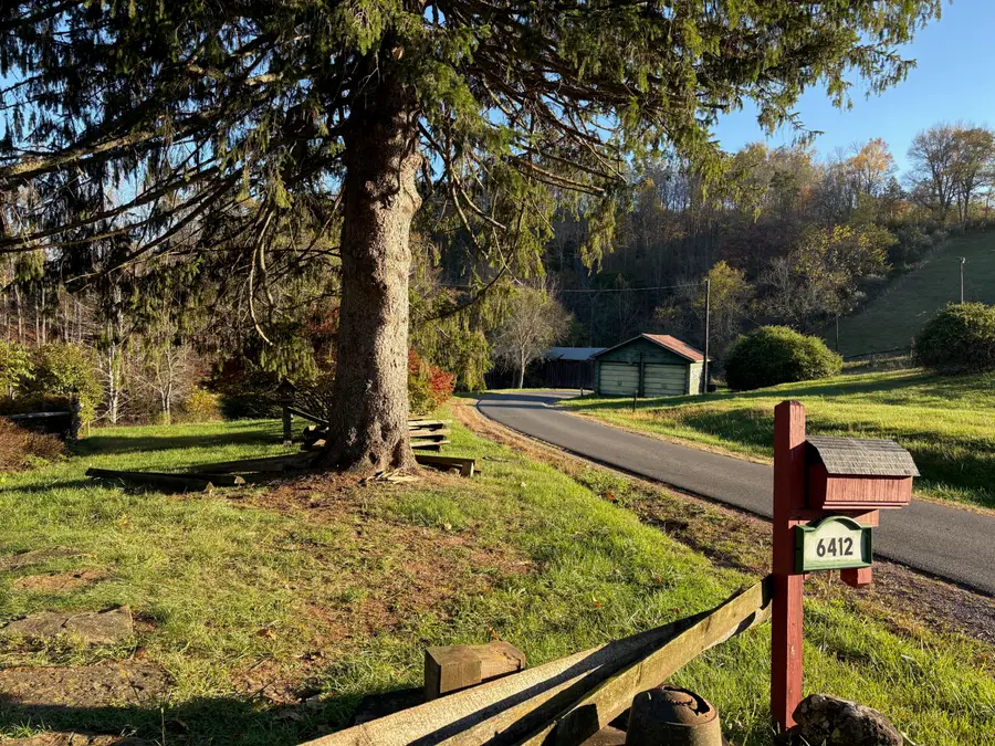 6412 Denmar Rd, Hillsboro, WV 24946 - #3