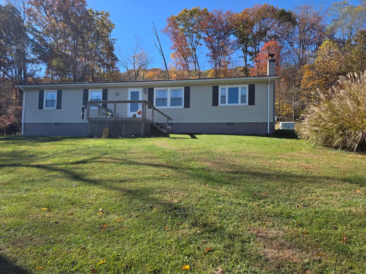 138 Circle Ave, Rainelle, WV 25962 - #1