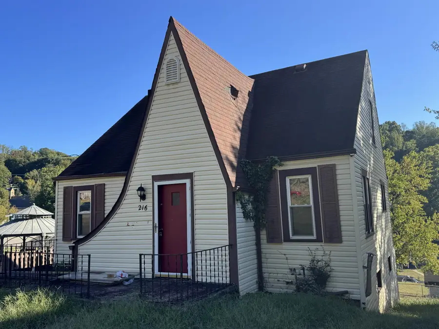 216 Sutherland Dr, Charleston, WV 25303 - #3