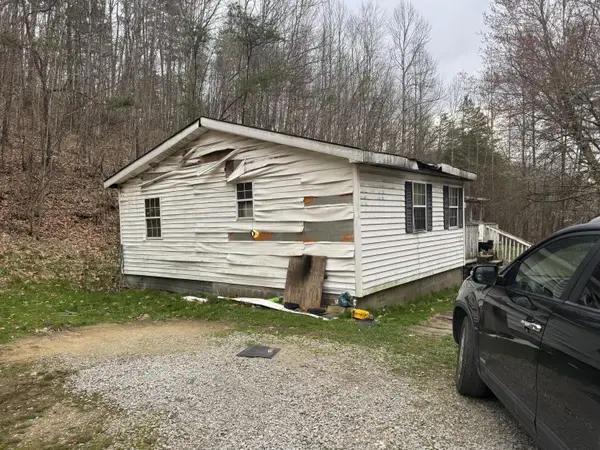 200 Lowell Dr, Charleston, WV 25311