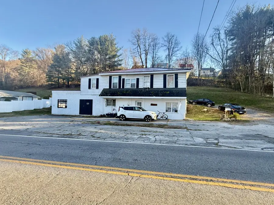 718 Main St, Narrows, VA 24124 - Image #3