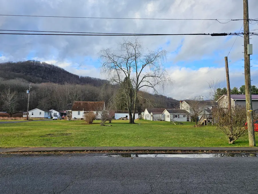Horton Ave, Rainelle, WV 25962 - Image #2
