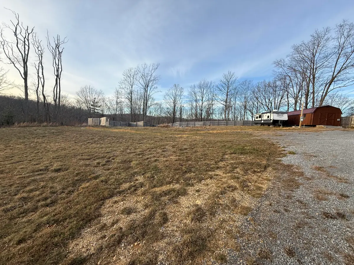 231 Eva Pl, Bluefield, WV 24701 - Image #1