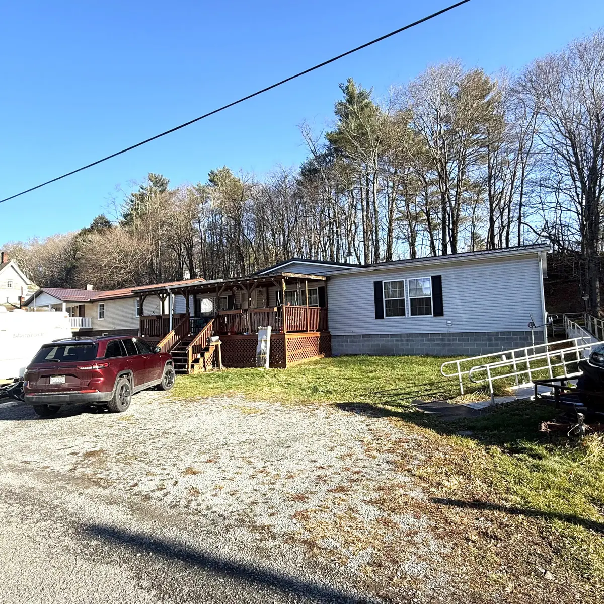 1011 Faulkner Ln, Marlinton, WV 24954 - Image #1