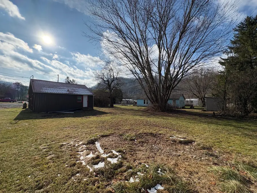 181 Woodlawn St, White Sulphur Springs, WV 24986 - Image #2