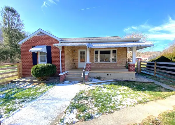 180 First St, Caldwell, WV 24925