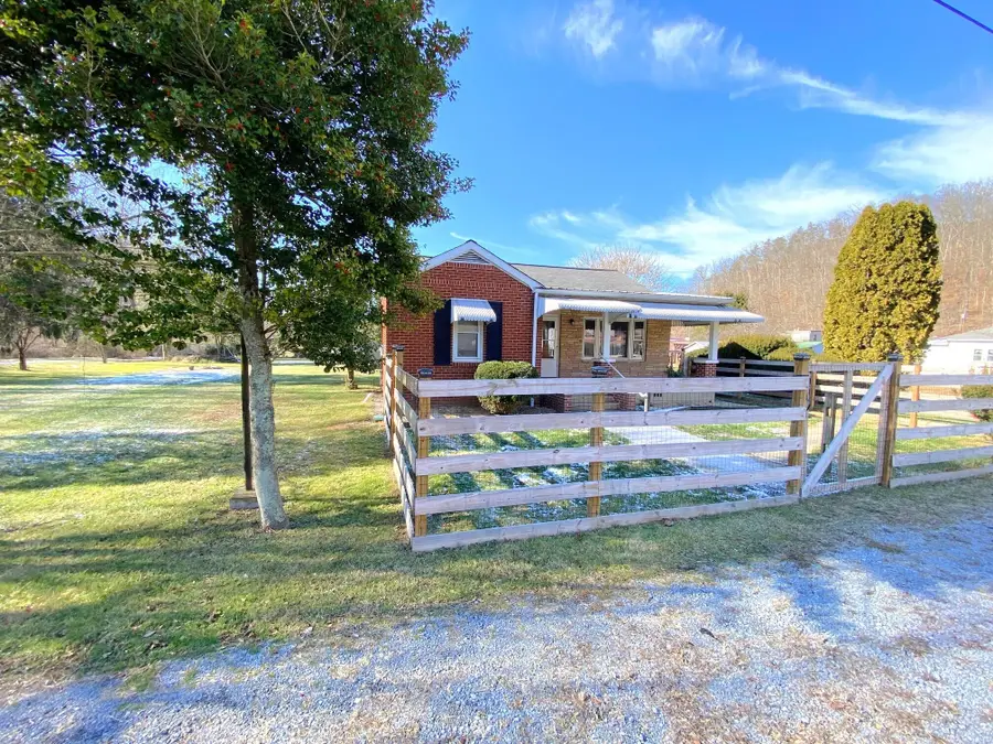 180 First St, Caldwell, WV 24925 - Image #3