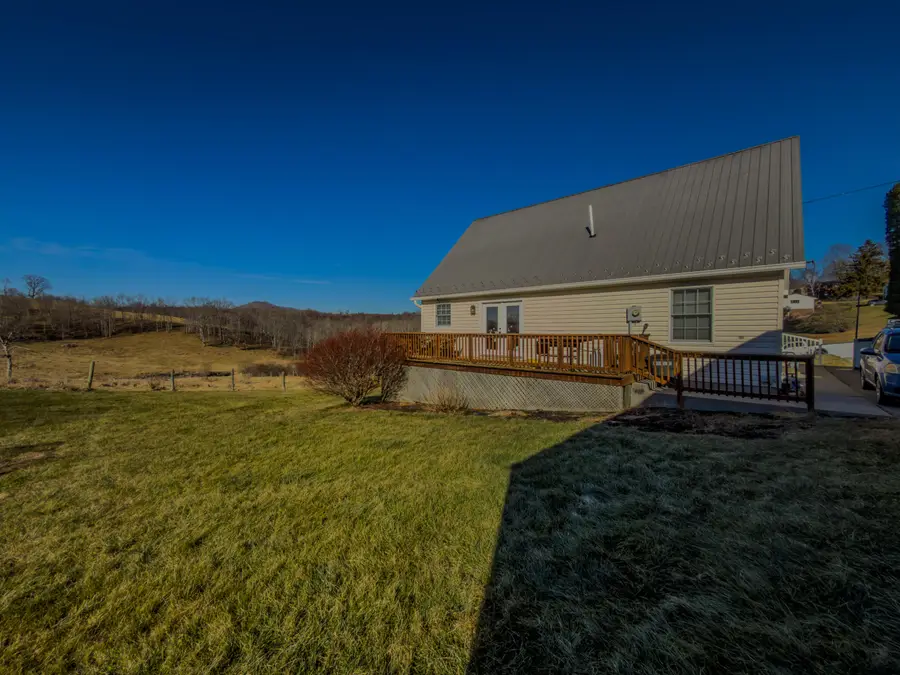 221 King Ln, Lewisburg, WV 24901 - Image #3
