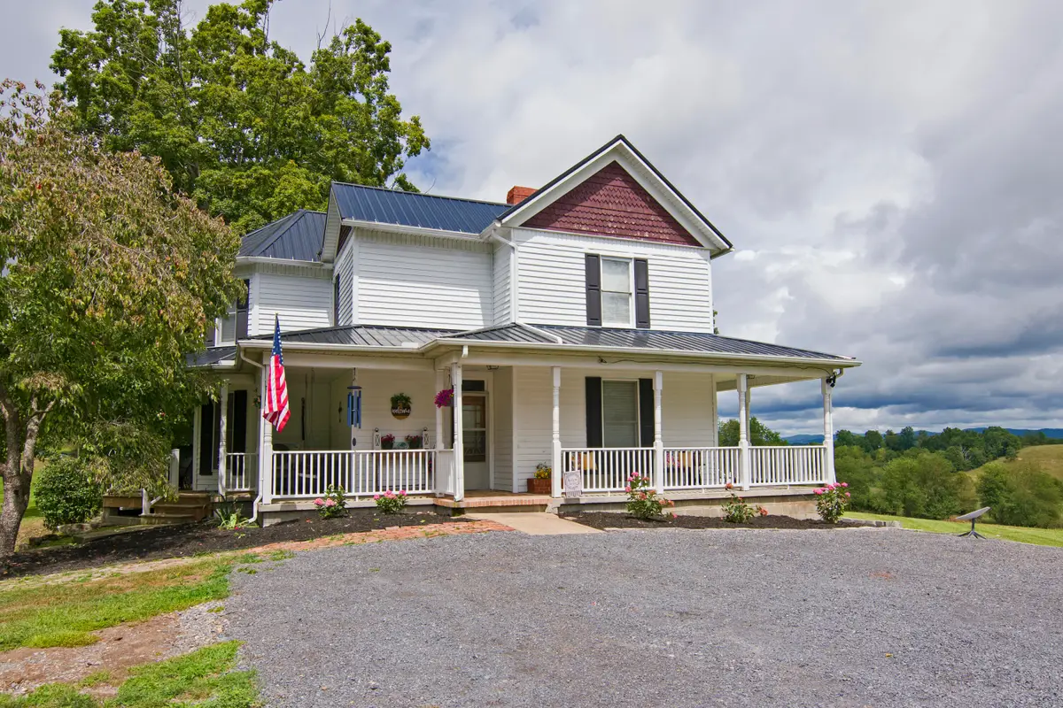 420 Fort Springs Rd, Sinks Grove, WV 24970 - Image #1