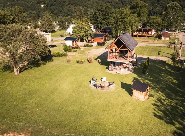 620 1st Ave, Marlinton, WV 24954