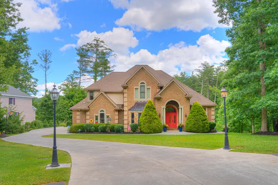 501 Old White Dr, Lewisburg, WV 24901 - Image #2