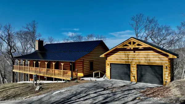 842 White Rock Trl, Caldwell, WV 24925