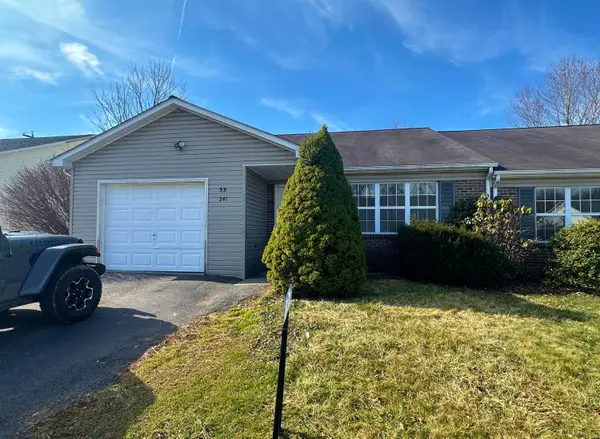 241 Village Dr, Lewisburg, WV 24901