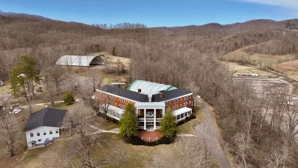 158 Academy Ln, Pence Springs, WV 24962 - Image #1