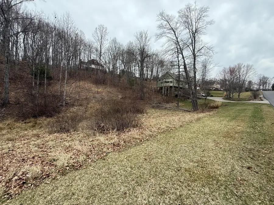 626 Quail Valley Dr, Princeton, WV 24740 - Image #3