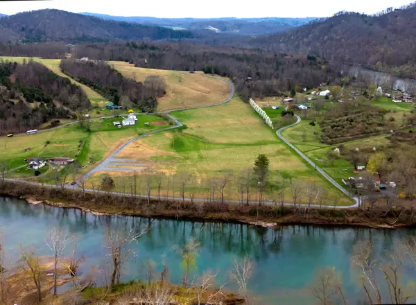 18 Outwest Lane, Talcott, WV 25951