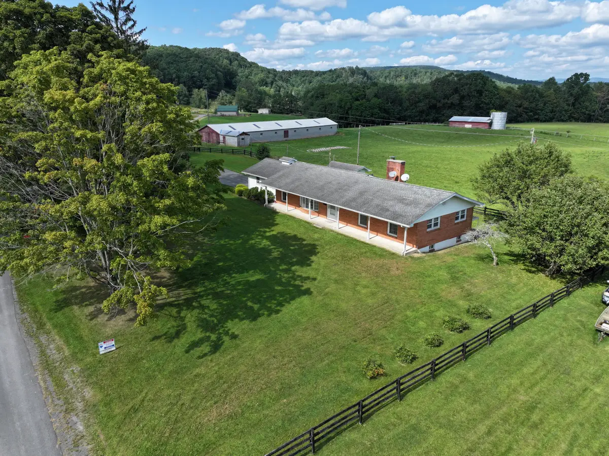 113 Lon Martin Rd, Rainelle, WV 25962 - #1