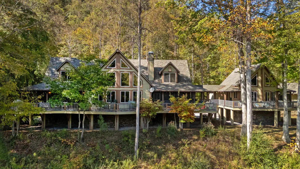 633 River Trail Ln, Lewisburg, WV 24901 - #1