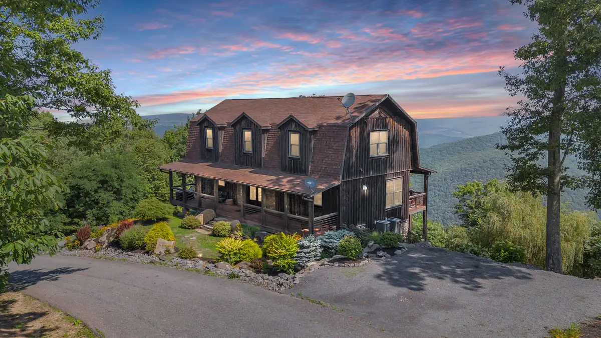 356 White Rock Trl, Caldwell, WV 24925 - Image #1