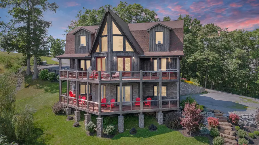 356 White Rock Trl, Caldwell, WV 24925 - Image #2