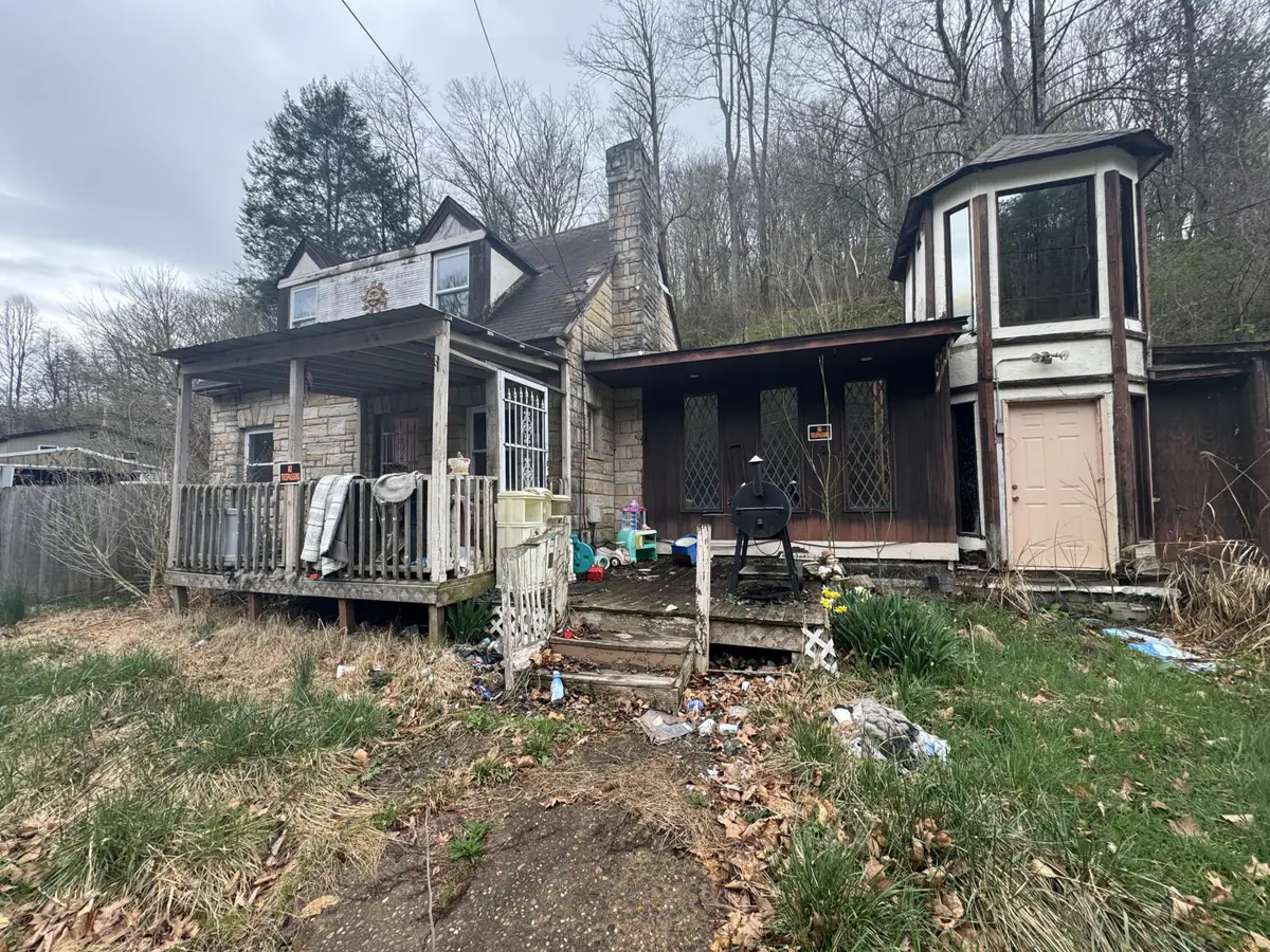 820 Green Valley Dr, Saint Albans, WV 25177 - #1