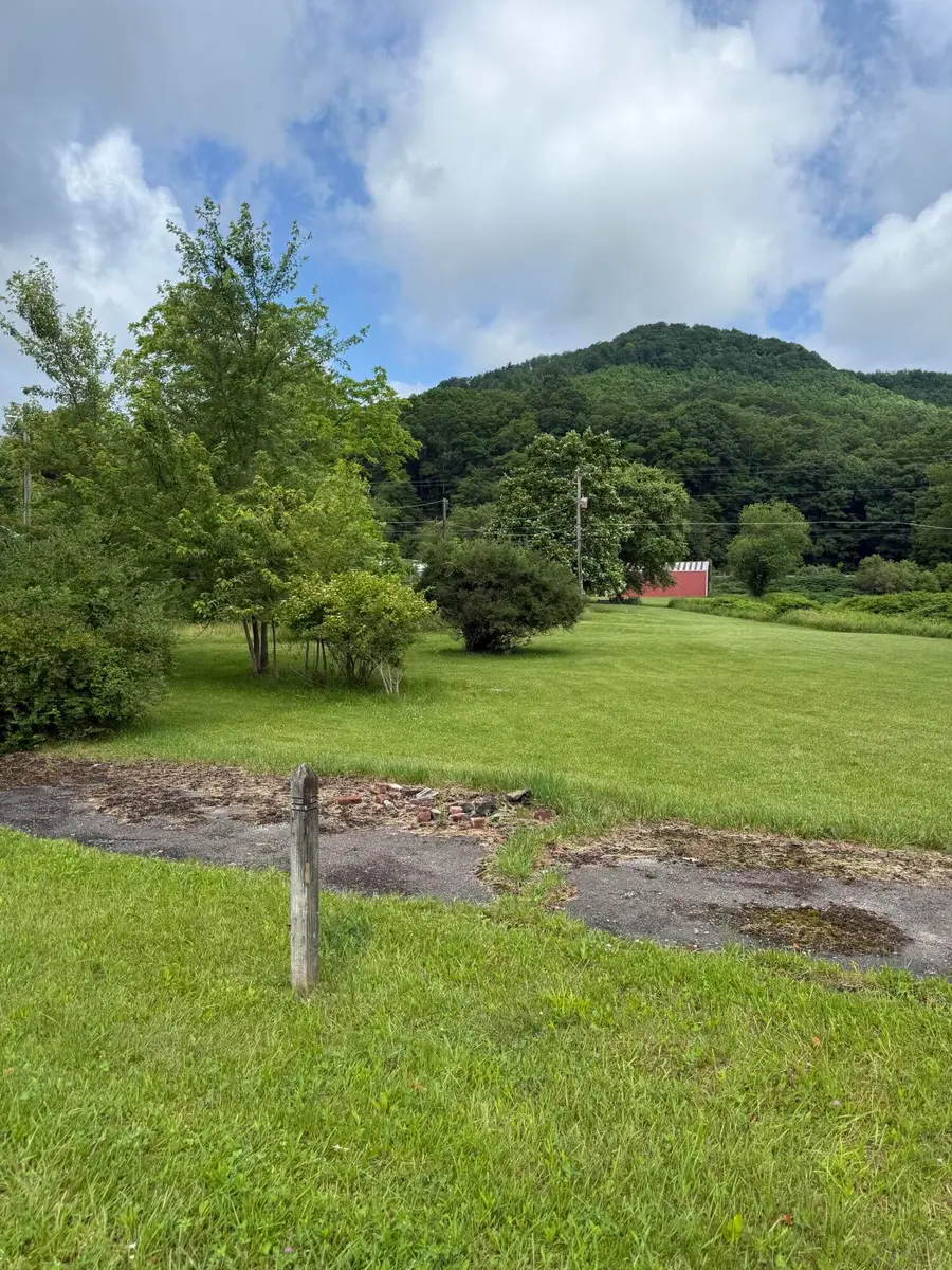 4th St, Rainelle, WV 25962 - Image #2