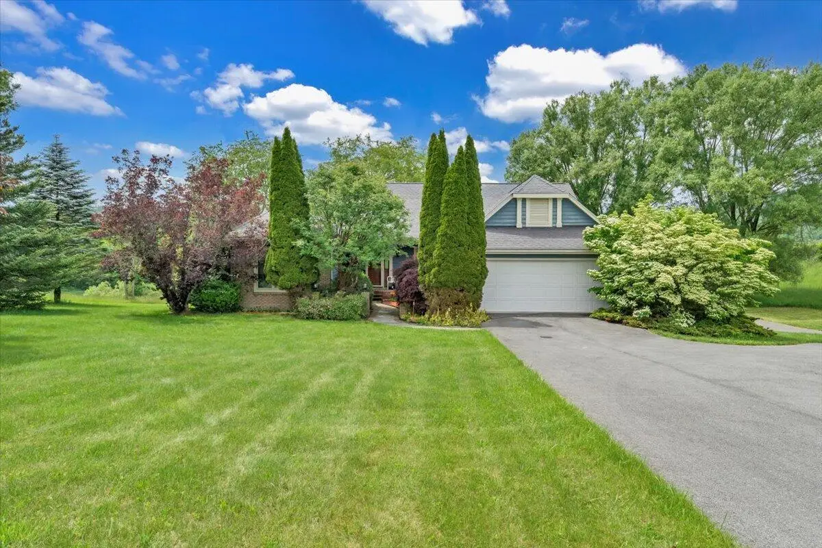 2747 Fairview Rd, Lewisburg, WV 24901 - #1