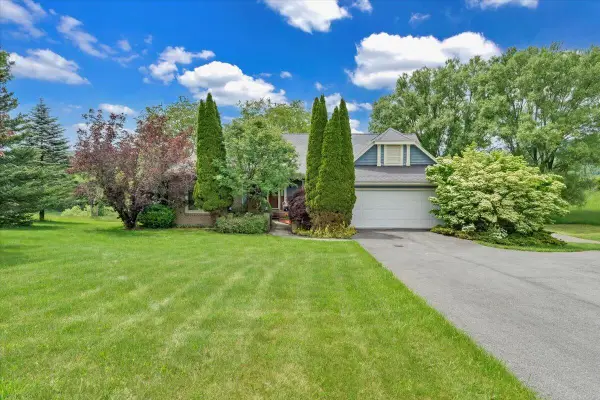 2747 Fairview Rd, Lewisburg, WV 24901