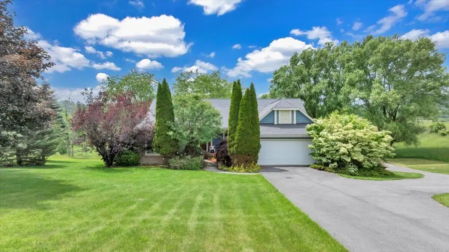 2747 Fairview Rd, Lewisburg, WV 24901 - #2