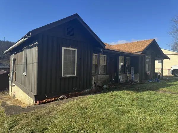 1145 Waco Rd, Huntington, WV 25704