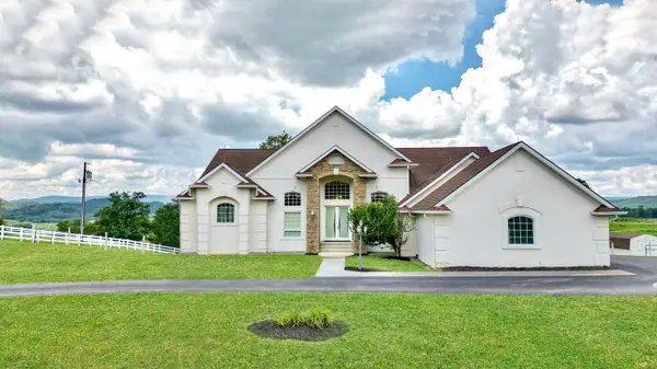 19829 Seneca Trail, North, Maxwelton, WV 24957