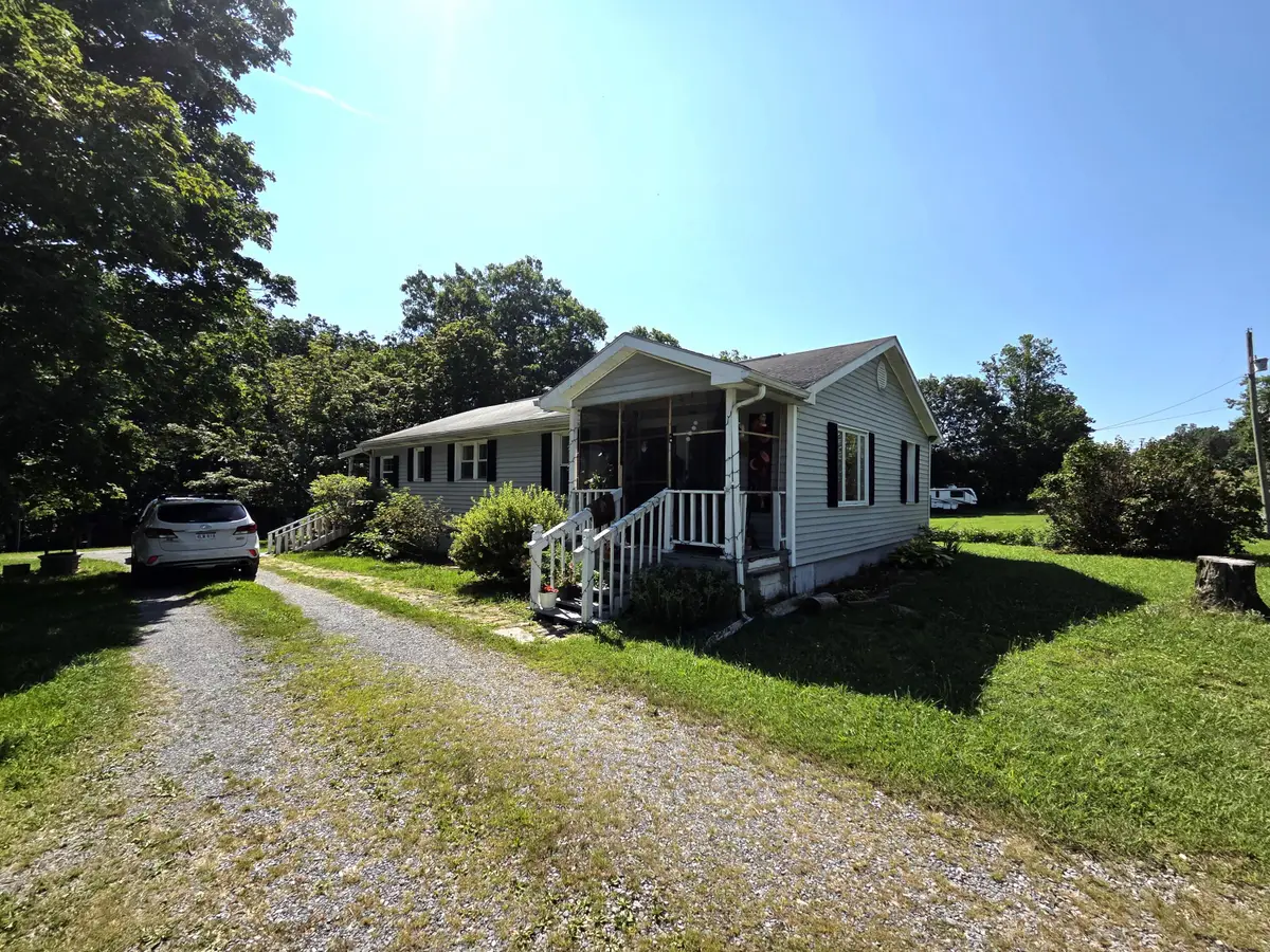 1160 Shumate Rd, Peterstown, WV 24963 - #1