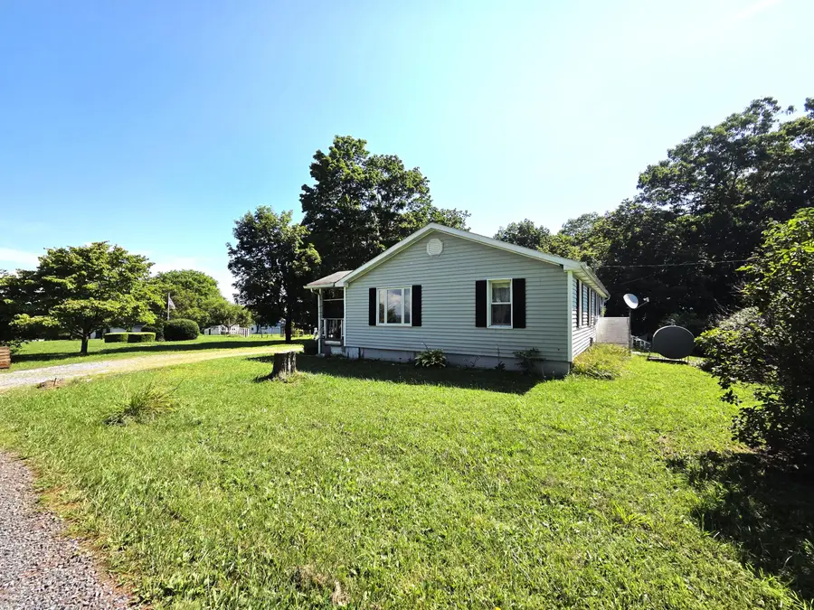 1160 Shumate Rd, Peterstown, WV 24963 - #2